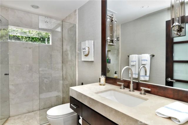 71 Linda Isle, Newport Beach, CA 92660