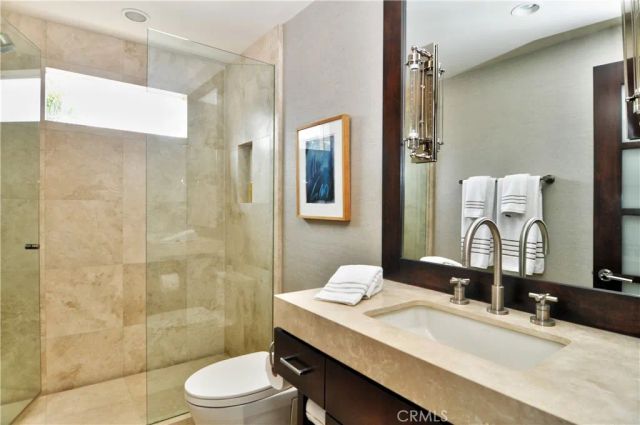 71 Linda Isle, Newport Beach, CA 92660