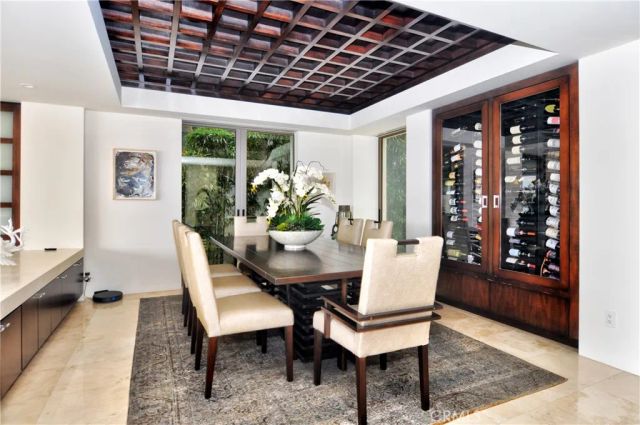 71 Linda Isle, Newport Beach, CA 92660