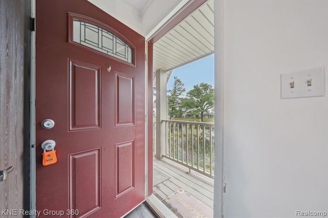 7220 Bluewater Drive 134, Clarkston, MI 48348