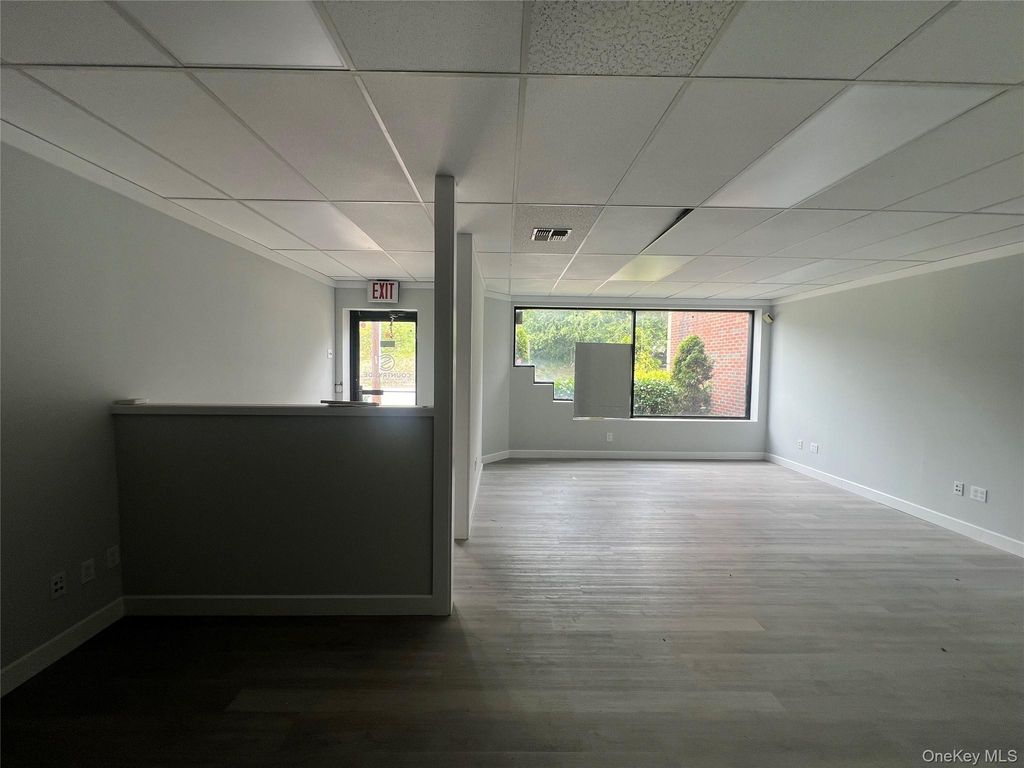 246-258 Glen Street 258, Glen Cove, NY 11542 — photo 3