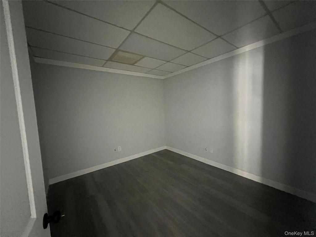 246-258 Glen Street 258, Glen Cove, NY 11542 — photo 4