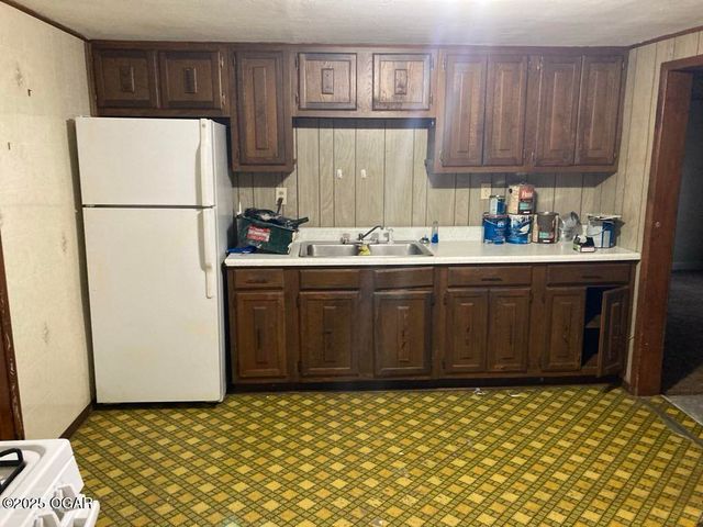 205 S McCoy Avenue, Joplin, MO 64801