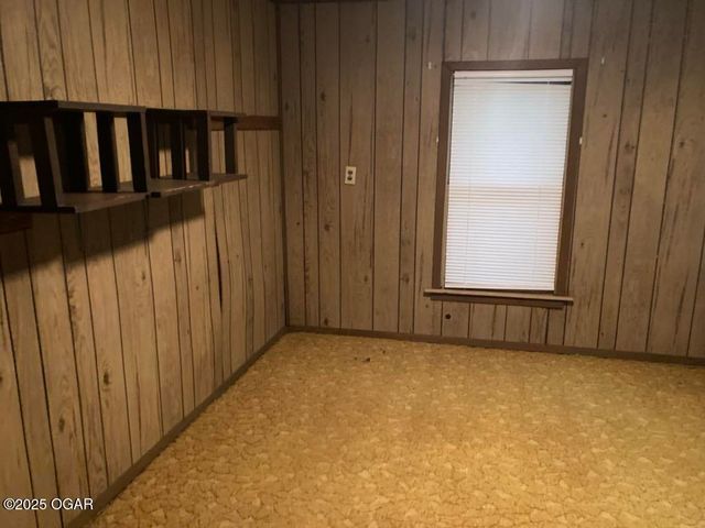 205 S McCoy Avenue, Joplin, MO 64801