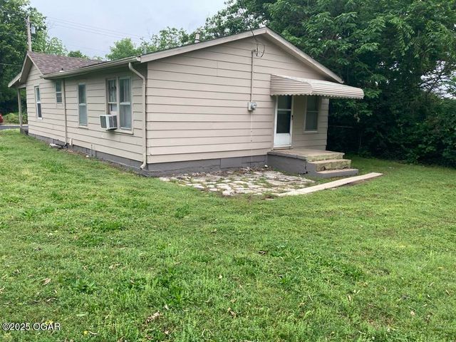 205 S McCoy Avenue, Joplin, MO 64801