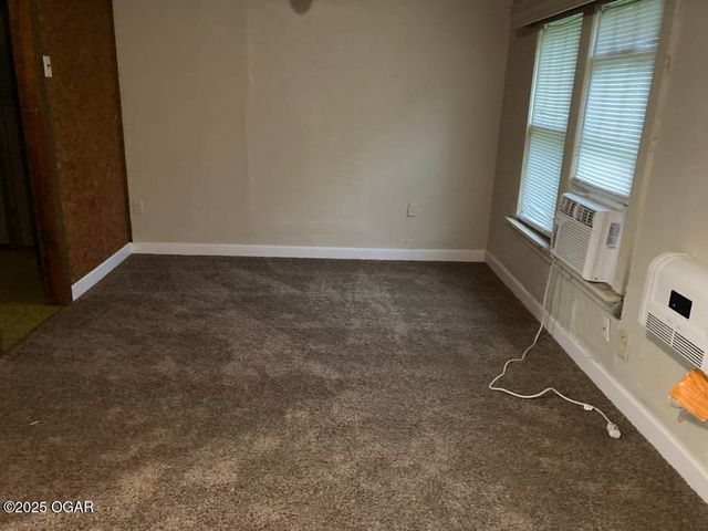 205 S McCoy Avenue, Joplin, MO 64801