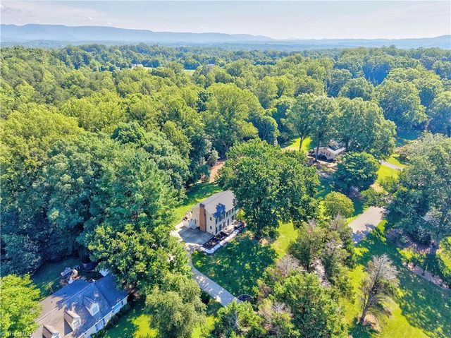 553 Cross Creek Drive, Mount Airy, NC 27030