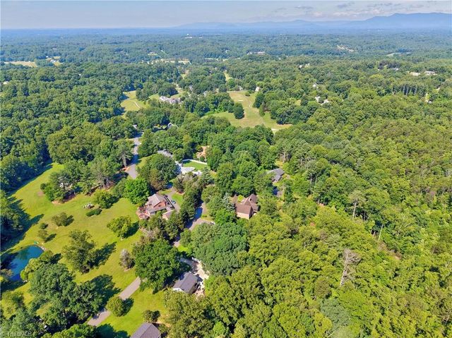 553 Cross Creek Drive, Mount Airy, NC 27030