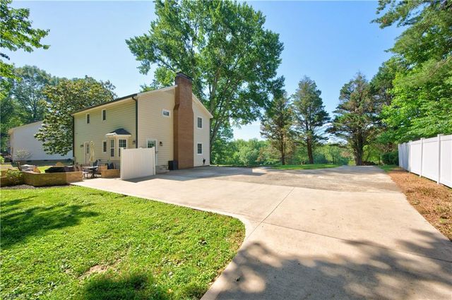 553 Cross Creek Drive, Mount Airy, NC 27030