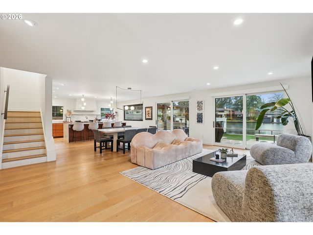 16840 ALDER Cir, Lake Oswego, OR 97034