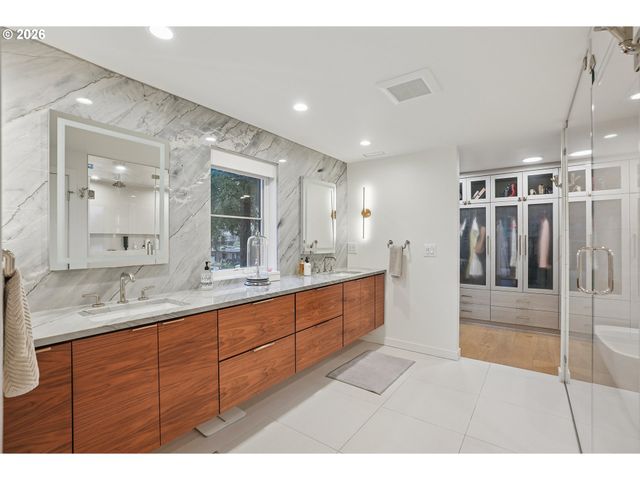 16840 ALDER Cir, Lake Oswego, OR 97034