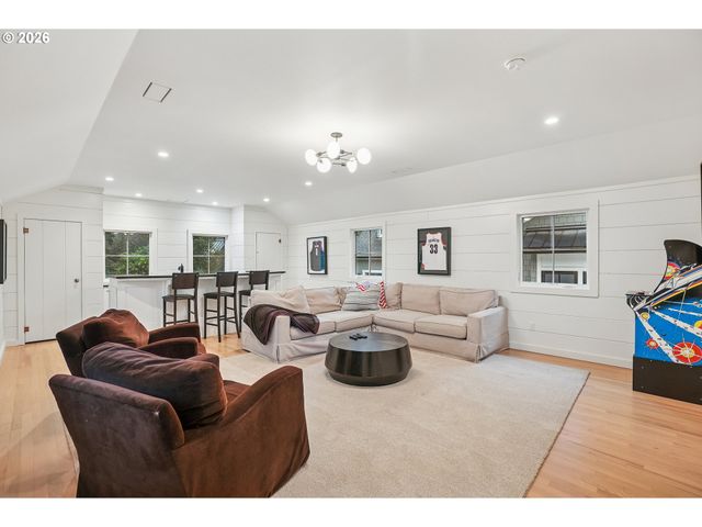 16840 ALDER Cir, Lake Oswego, OR 97034