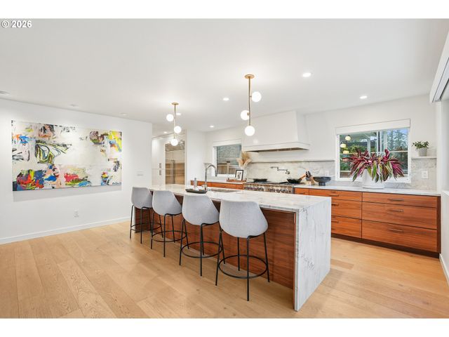 16840 ALDER Cir, Lake Oswego, OR 97034