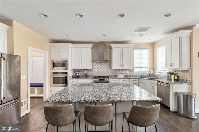 12137 HICKORY FALLS CT, Woodbridge, VA 22192