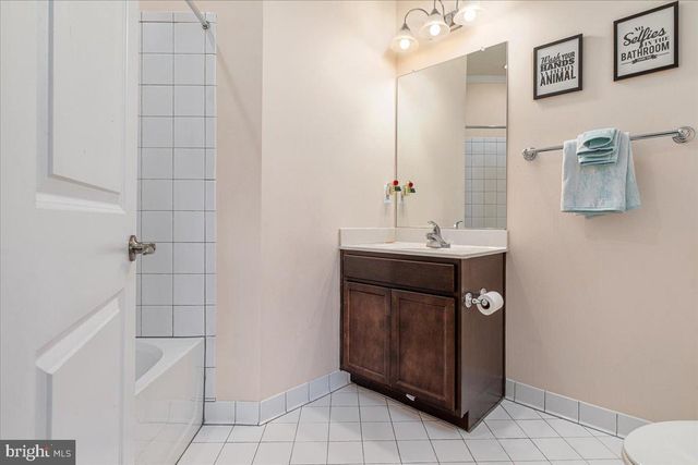 12137 HICKORY FALLS CT, Woodbridge, VA 22192