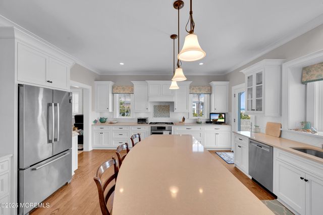 1087 Ocean Avenue, Mantoloking, NJ 08738