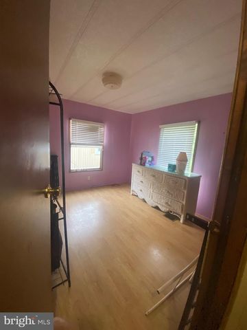 5319 GLENLOCH DR, Morrisville, PA 19067