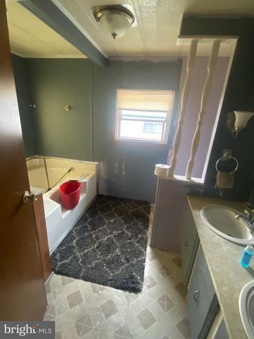 5319 GLENLOCH DR, Morrisville, PA 19067