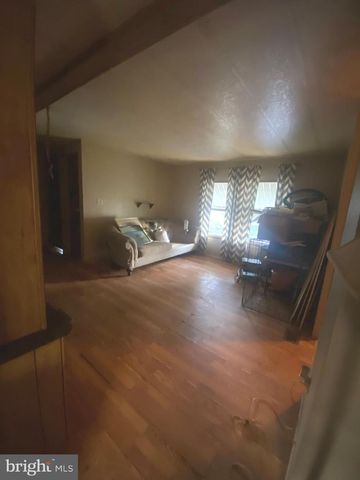 5319 GLENLOCH DR, Morrisville, PA 19067