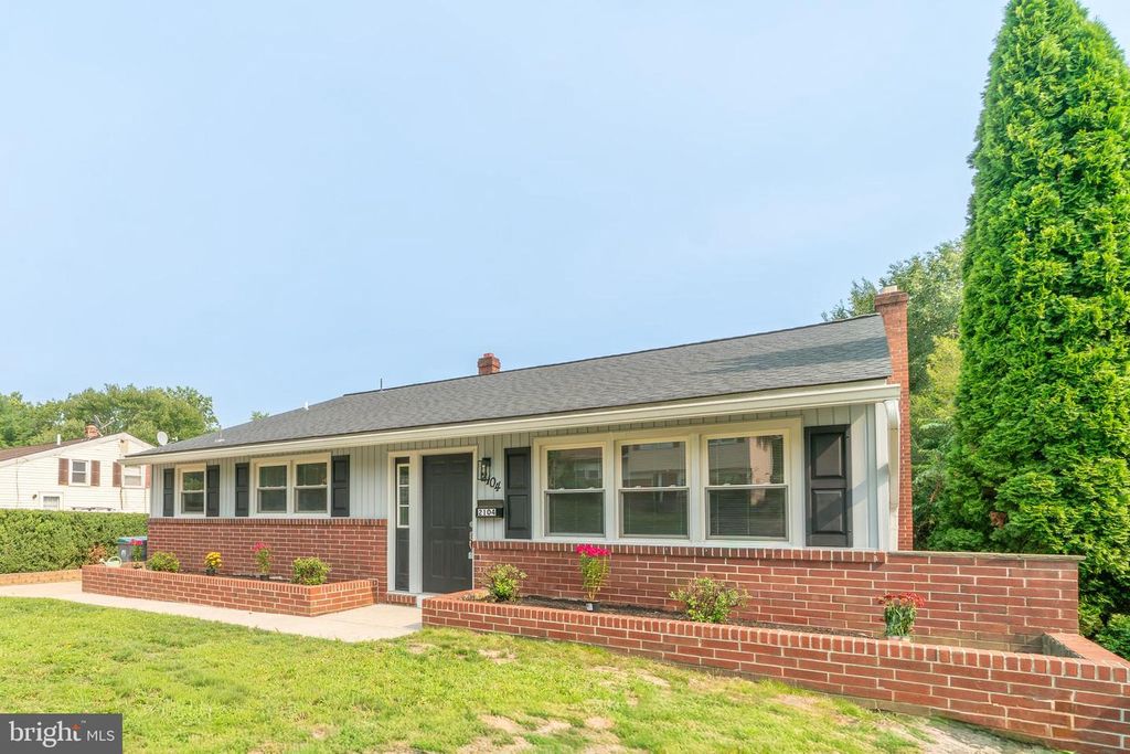 2104 WILDWOOD DR, Wilmington, DE 19805