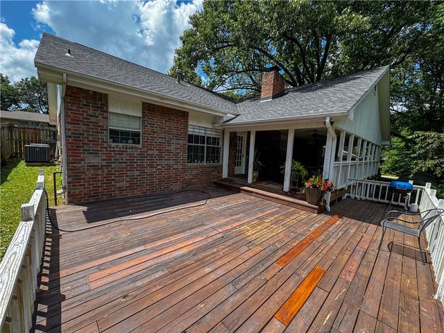 1323 San Miguel Drive, Springdale, AR 72762