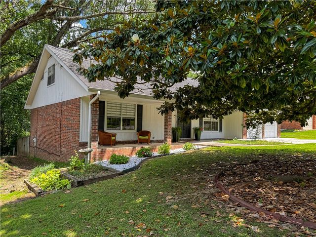 1323 San Miguel Drive, Springdale, AR 72762