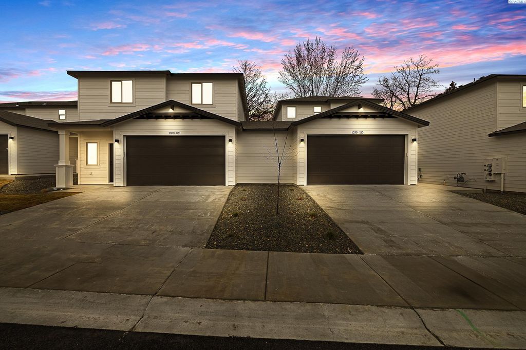 1030 S Underwood Pl, Kennewick, WA 99337
