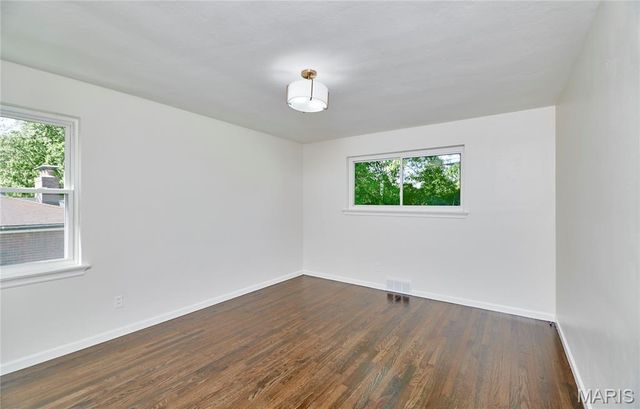 923 Swarthmore Lane, St Louis, MO 63130