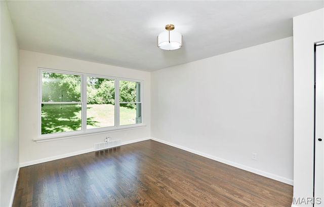 923 Swarthmore Lane, St Louis, MO 63130