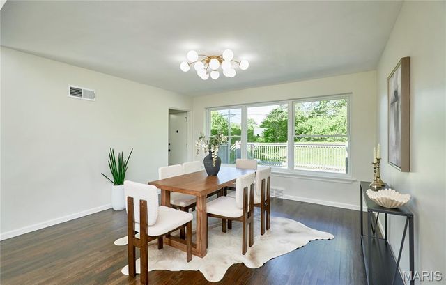 923 Swarthmore Lane, St Louis, MO 63130