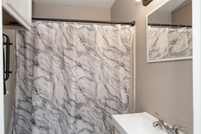 1120 Maish Avenue, Des Moines, IA 50315