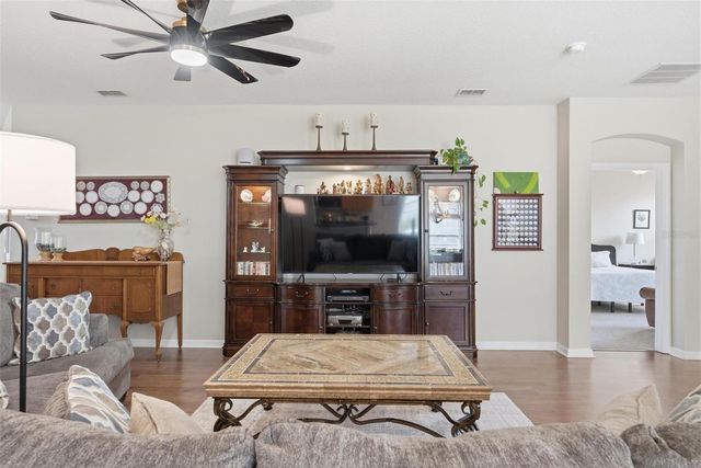 207 COLETON LANE, Deland, FL 32724