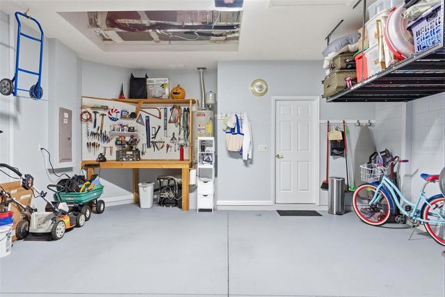 207 COLETON LANE, Deland, FL 32724