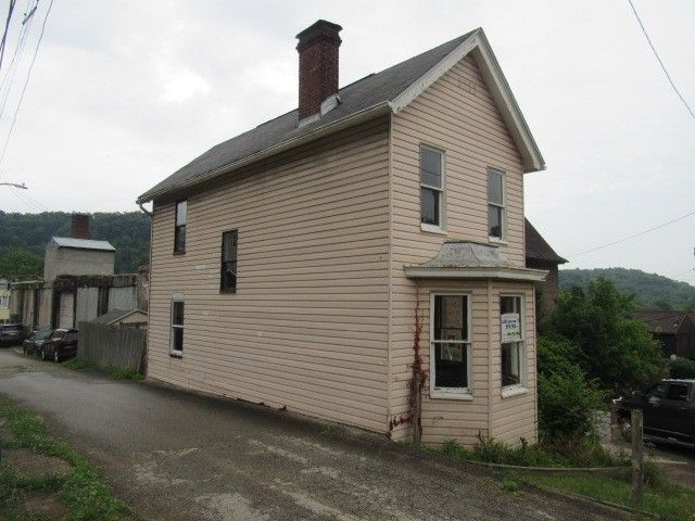 608 George Street, Wilmerding, PA 15148