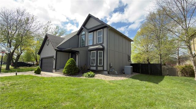 1397 S Brentwood Drive, Olathe, KS 66062