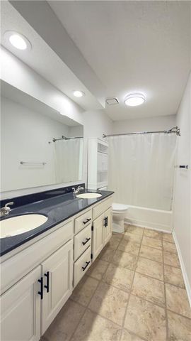 1397 S Brentwood Drive, Olathe, KS 66062