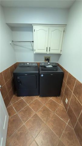 1397 S Brentwood Drive, Olathe, KS 66062