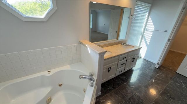 1397 S Brentwood Drive, Olathe, KS 66062