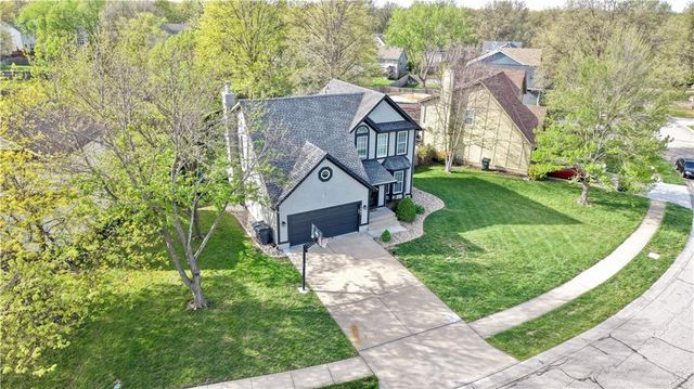 1397 S Brentwood Drive, Olathe, KS 66062