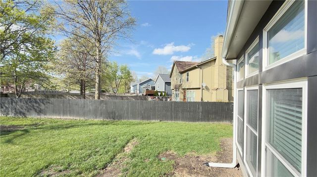 1397 S Brentwood Drive, Olathe, KS 66062