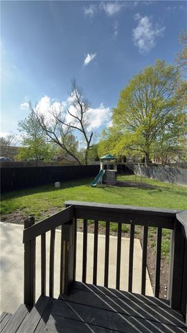 1397 S Brentwood Drive, Olathe, KS 66062