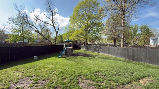 1397 S Brentwood Drive, Olathe, KS 66062