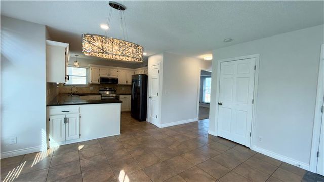 1397 S Brentwood Drive, Olathe, KS 66062