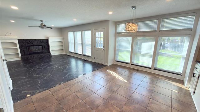 1397 S Brentwood Drive, Olathe, KS 66062