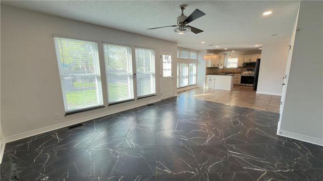 1397 S Brentwood Drive, Olathe, KS 66062