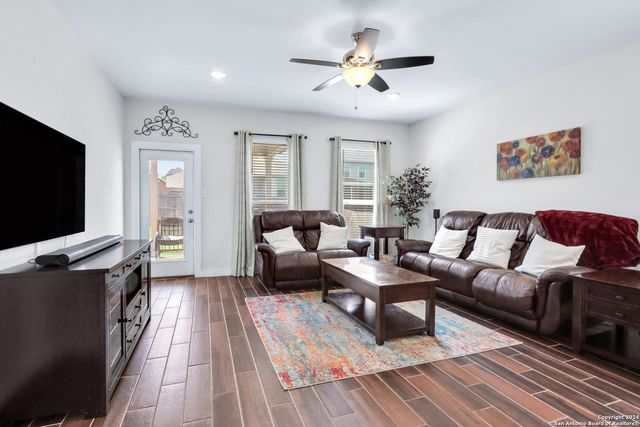 2414 Valencia Crest, San Antonio, TX 78245