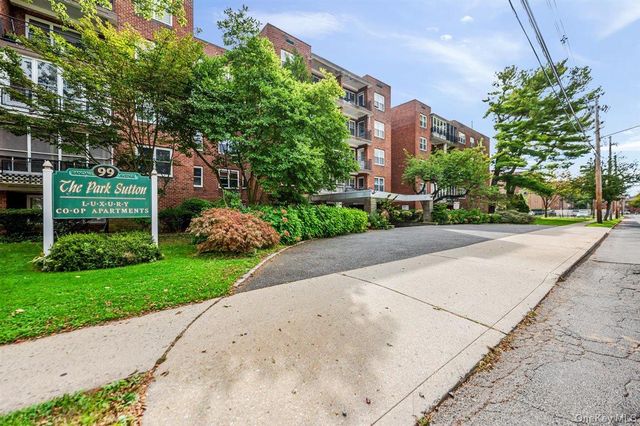 99 Randall Avenue 4-L, Freeport, NY 11520