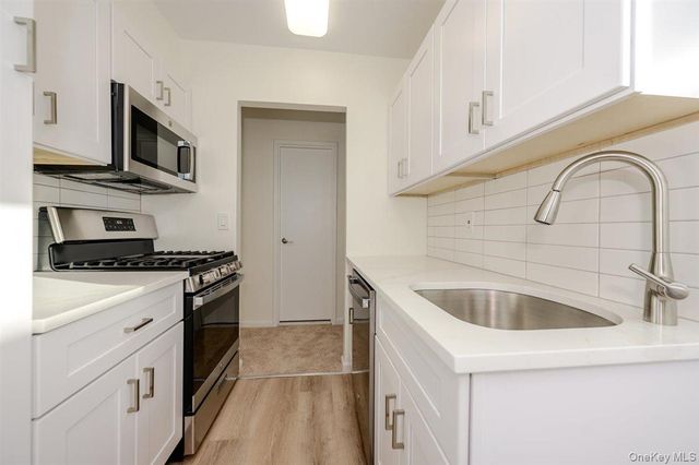 99 Randall Avenue 4-L, Freeport, NY 11520