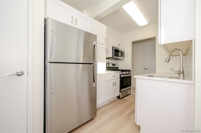 99 Randall Avenue 4-L, Freeport, NY 11520