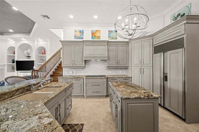 8812 Muirfield DR, Naples, FL 34109